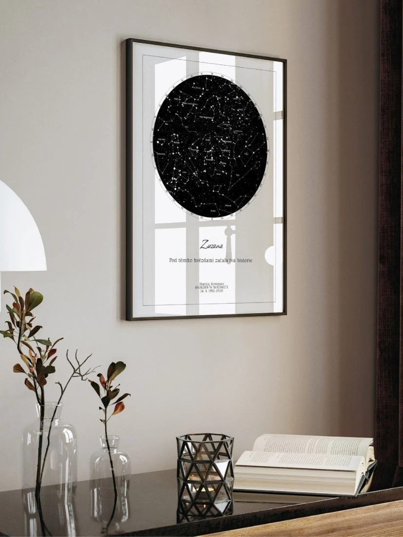 Elegantná čierna mapa nočnej oblohy